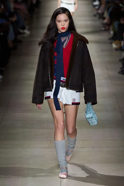 Look 11